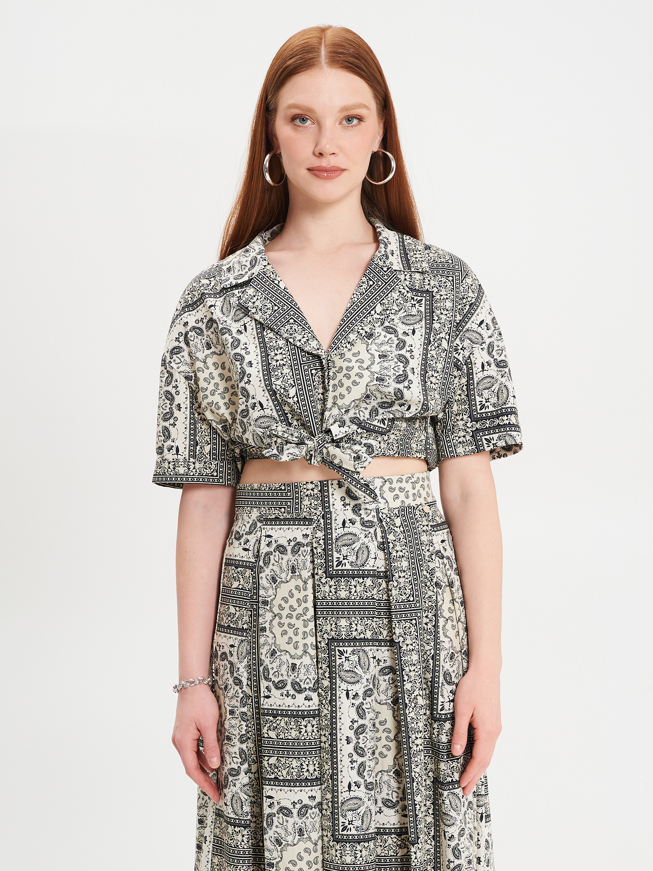 Camisa con estampado bandana