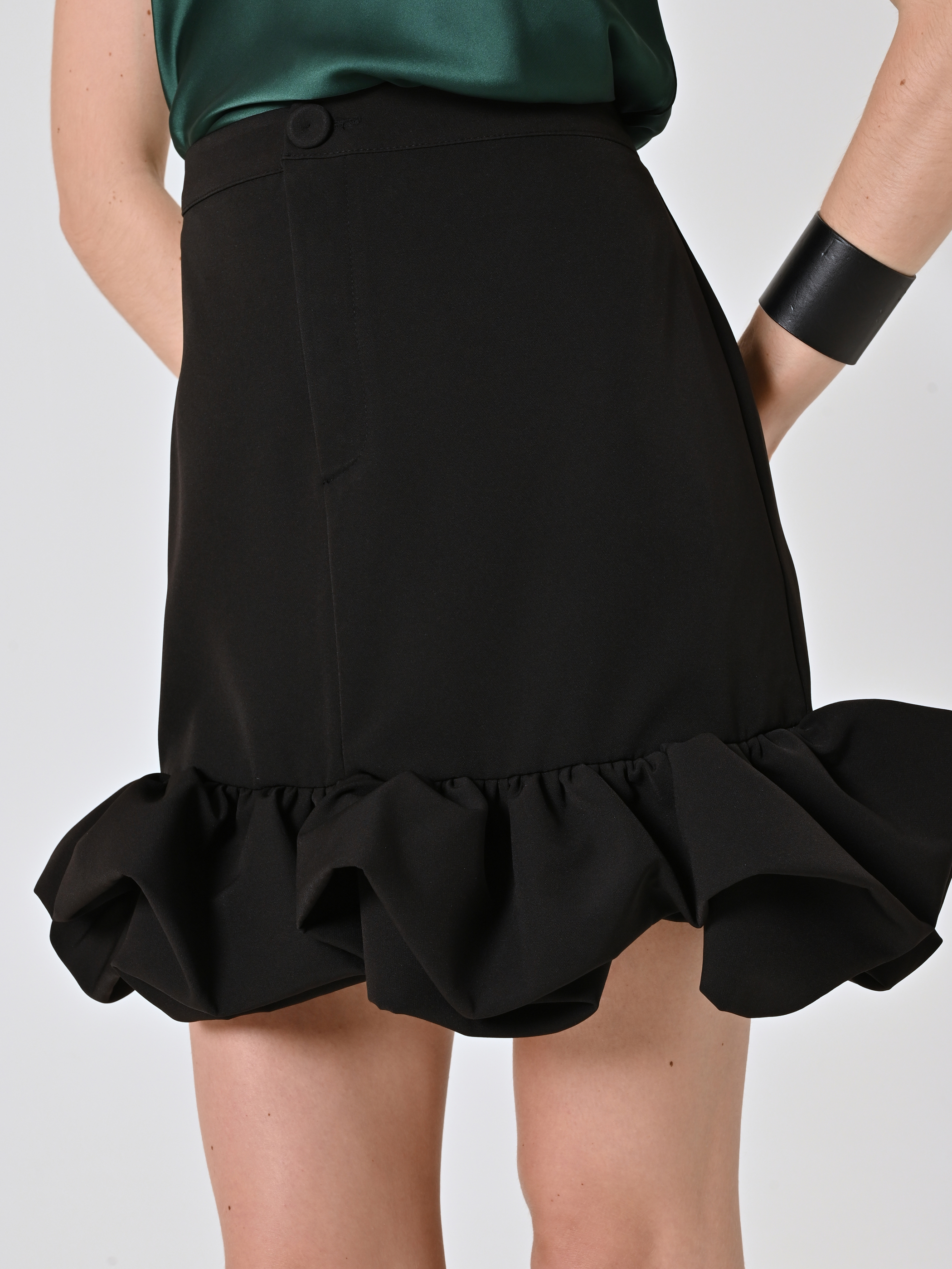 THEREDTHREAD S ring balloon skirt黒 THEREDTHREAD / ザレッドスレッド】S ring balloon skirt