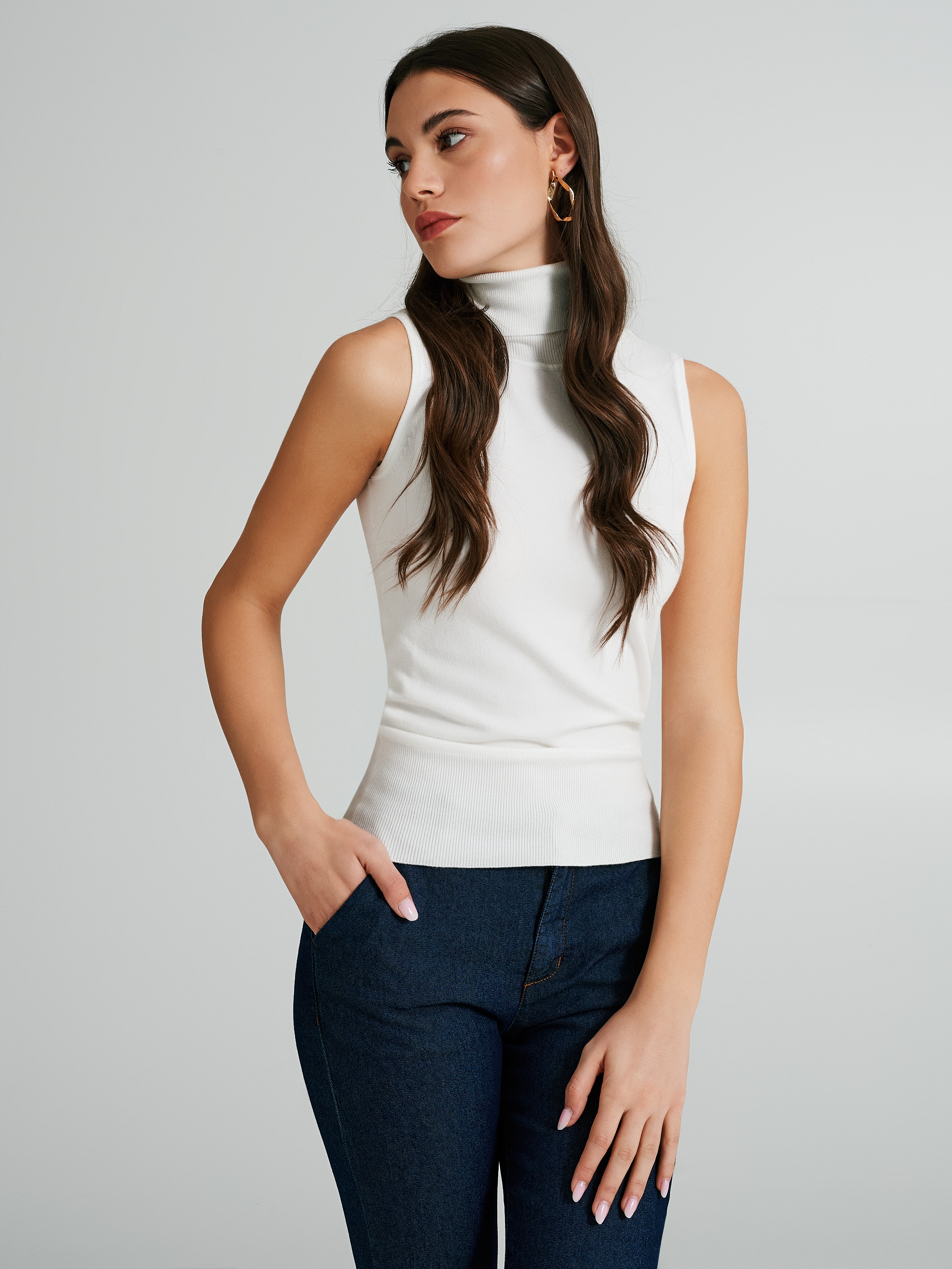White sleeveless turtleneck sweater outlet
