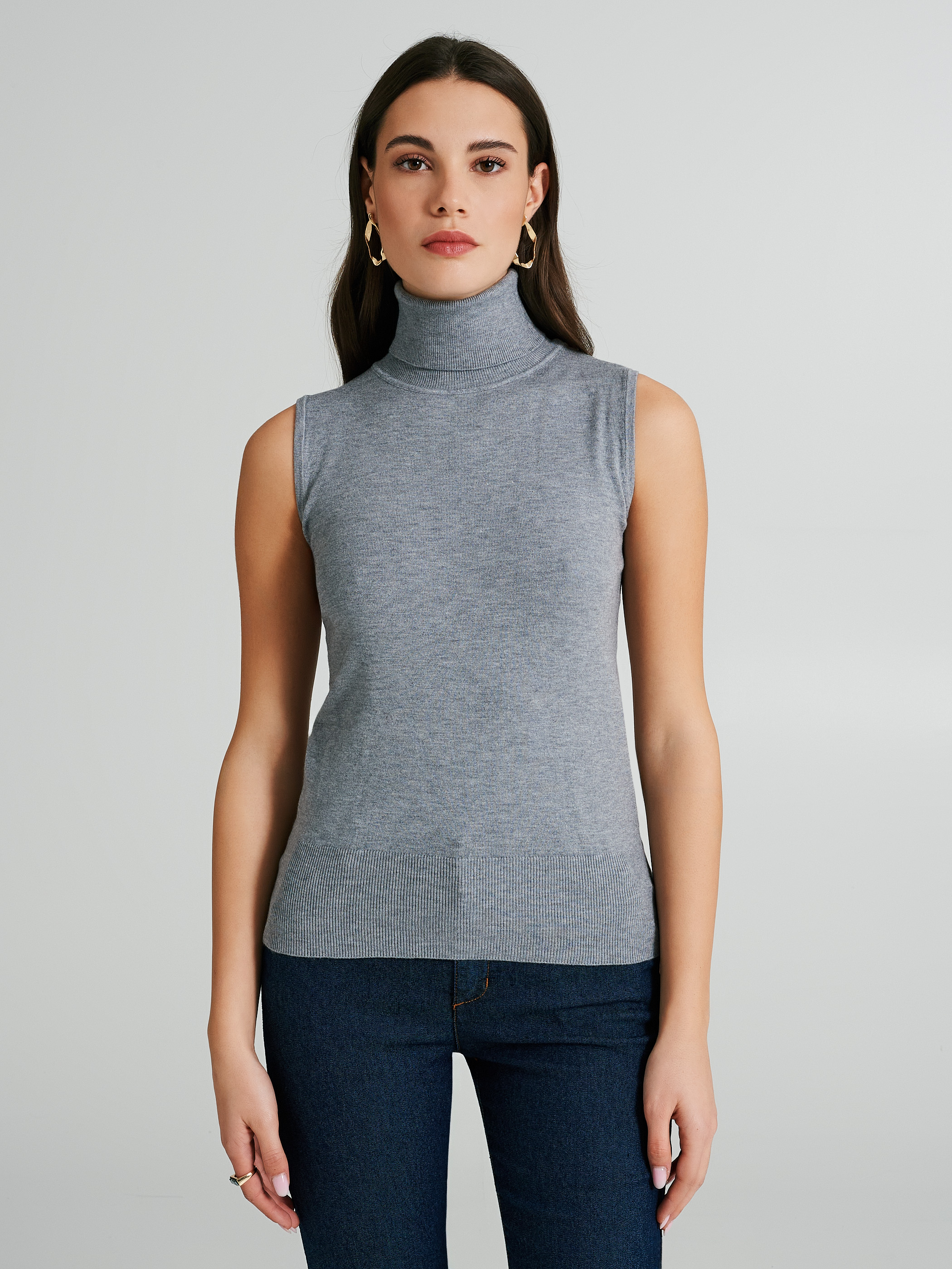 Turtleneck sleeveless sweater shop