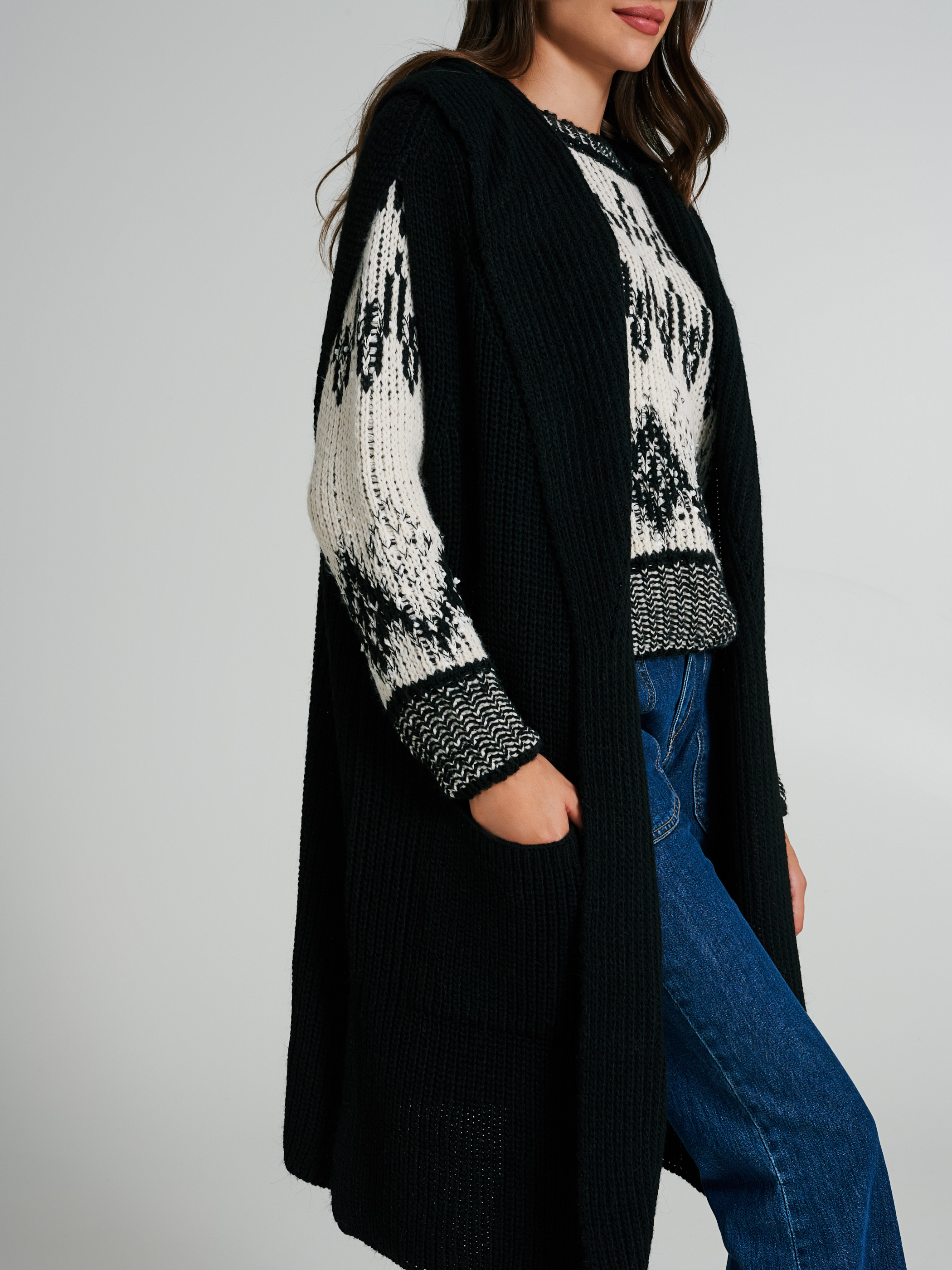 Long knitted waistcoat with hood