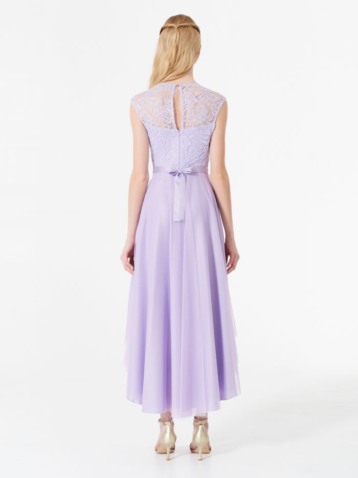 Robe Rinascimento atelier en dentelle et tulle Robe atelier en dentelle et tulle de couleur lilas Rinascimento