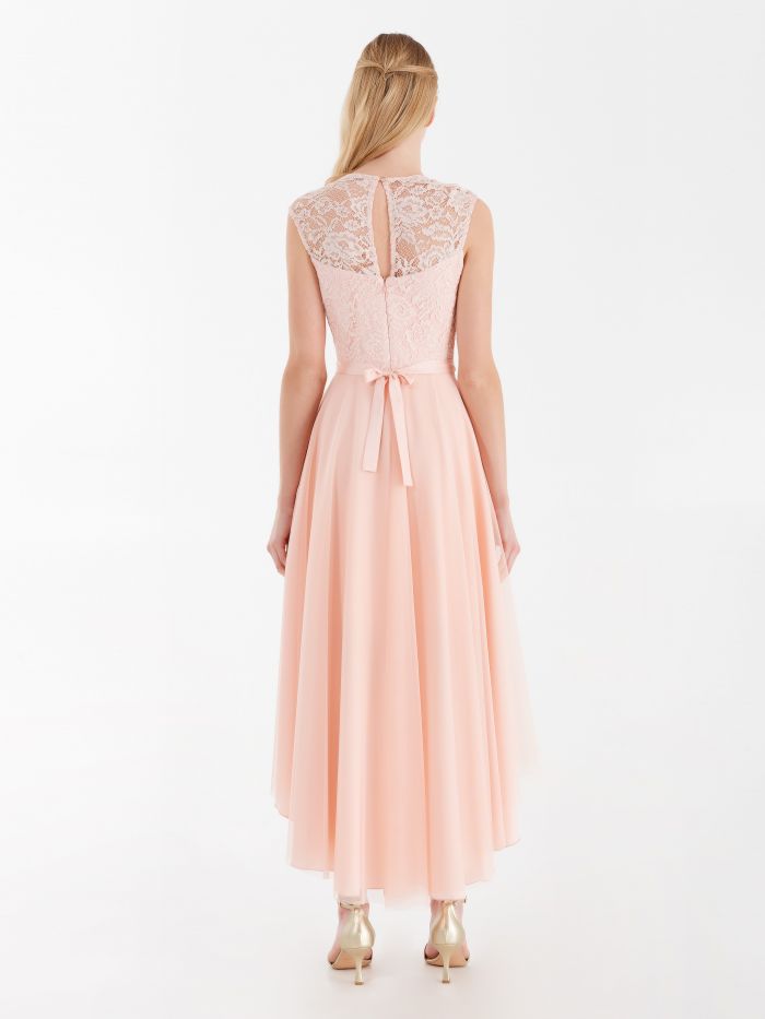 Robe Rinascimento atelier en dentelle et tulle Robe atelier en dentelle et tulle de couleur rose Rinascimento