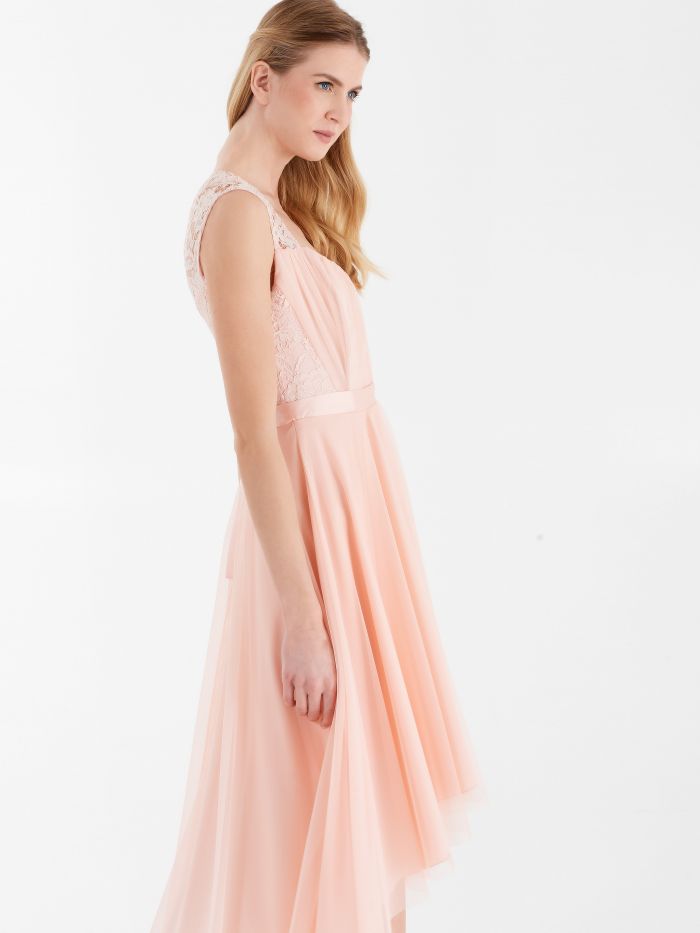 Robe Rinascimento atelier en dentelle et tulle Robe atelier en dentelle et tulle de couleur rose Rinascimento
