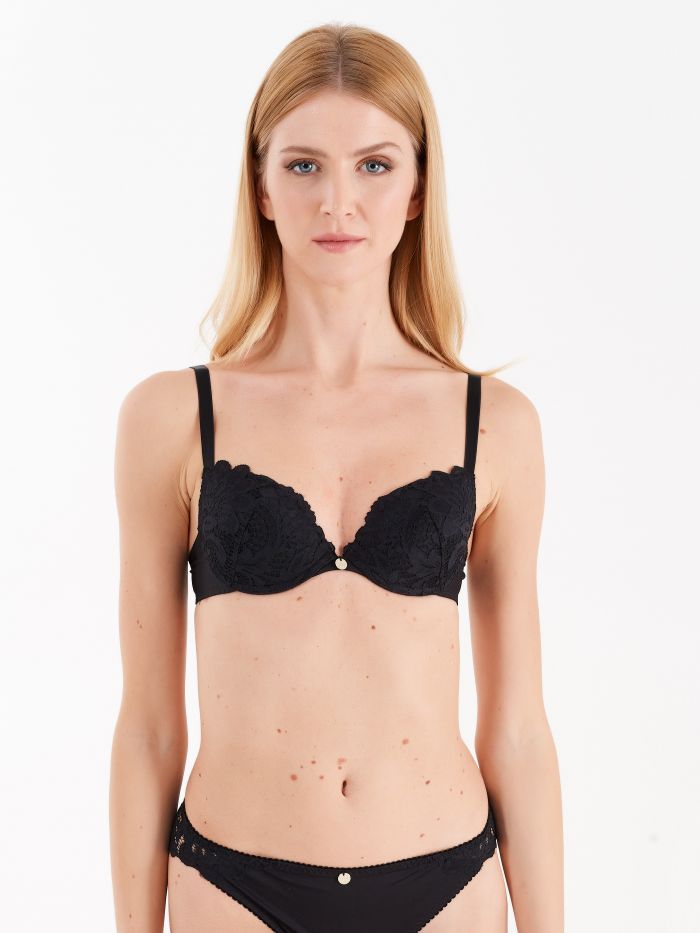 Soutien-gorge Verona push up en dentelle de couleur noire Soutien-gorge Verona push up en dentelle de couleur noire Rinascimento