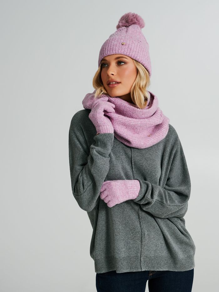 Hat with pom-pom   Rinascimento