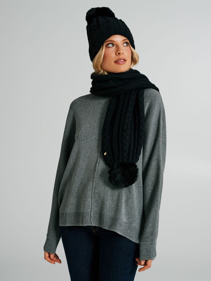 Cable-knit hat with pom-pom   Rinascimento
