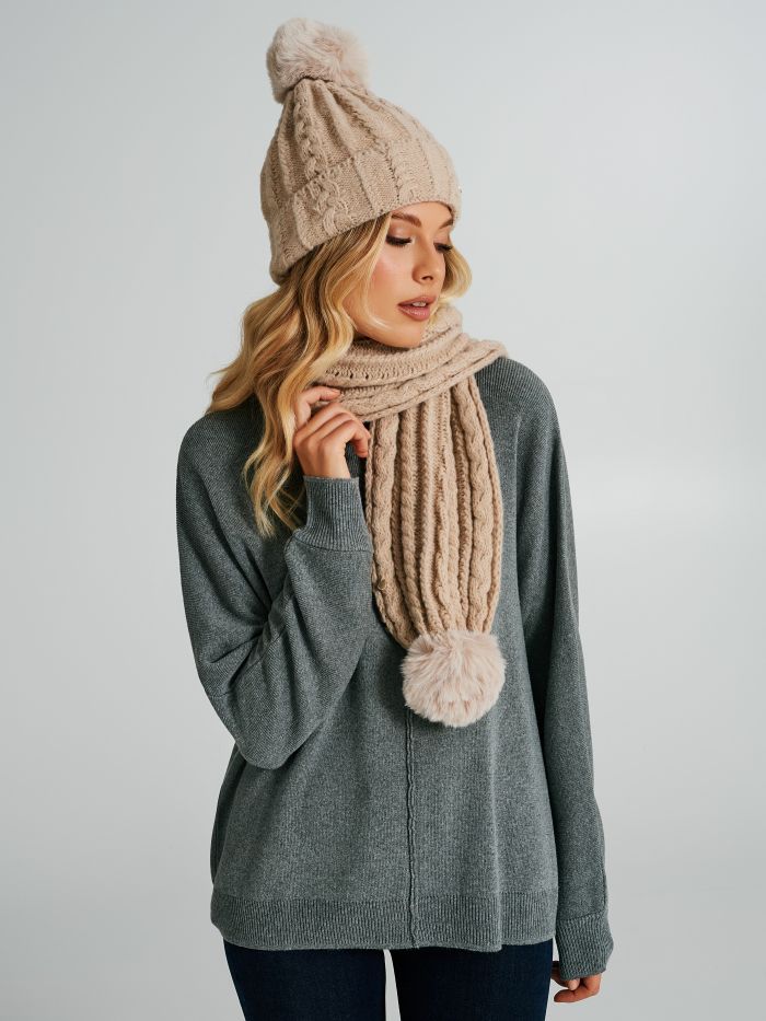 Cable-knit hat with pom-pom   Rinascimento