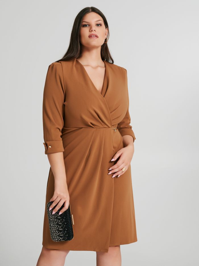 Abito Curvy incrociato con dettaglio catena  Rinascimento
