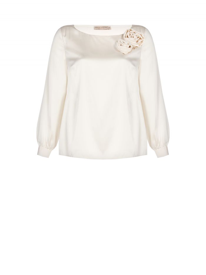 Curvy blouse with rose appliqué   Rinascimento