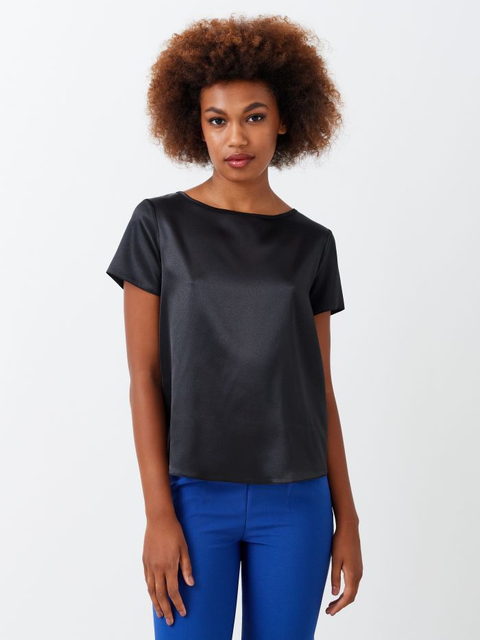 Black Satin T-shirt Boxy, t-shirt style blouse made in lightweight satin with clean lines. The t-shirt is ideal as an under jacket layer, or for adding a touch of shimmer to a casual look. The model is 1.73 cm tall and wears size S. The garment is completely made in Italy.  Rinascimento
