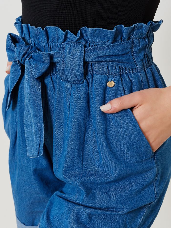 Pantalon court en denim à nœud   Rinascimento