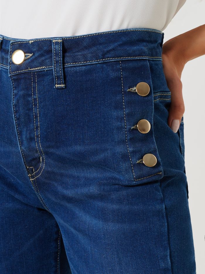 Jean pattes d’éléphant avec boutons plats  Rinascimento