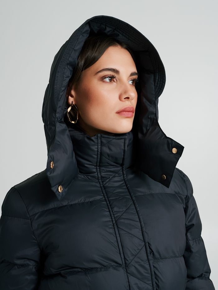 Piumino corto con cintura Repreve®  Rinascimento