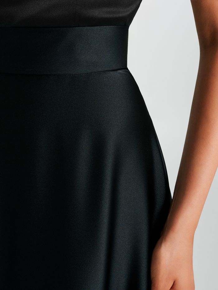 Long full skirt in satin.  Rinascimento