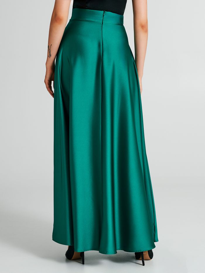 Long full skirt in satin.  Rinascimento