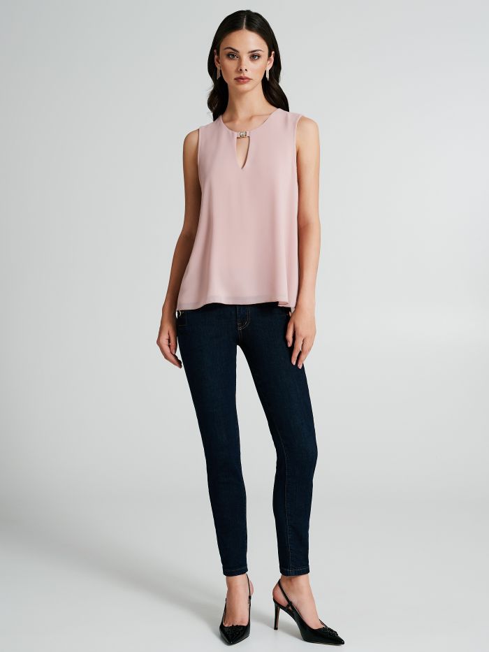 Blusa in georgette con bottone gioiello   Rinascimento