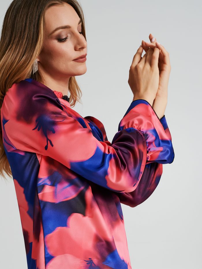 Blusa con stampa florale a lupetto  Rinascimento