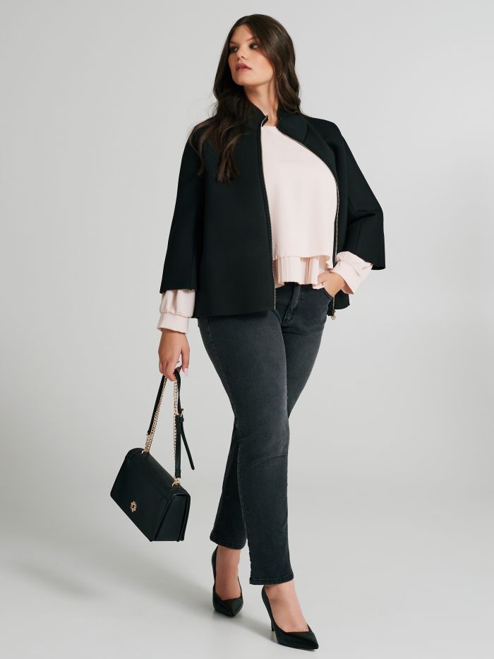 Petite cape curvy en néoprène doux.  Rinascimento