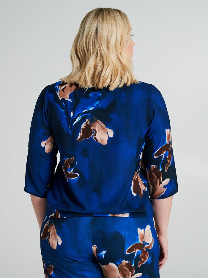 Curvy blouse with cut-out sleeves  Rinascimento
