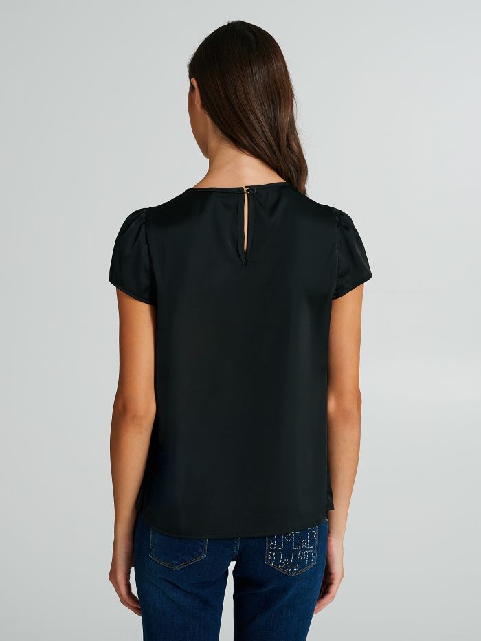 Blusa boxy con dettaglio gioiello  Rinascimento