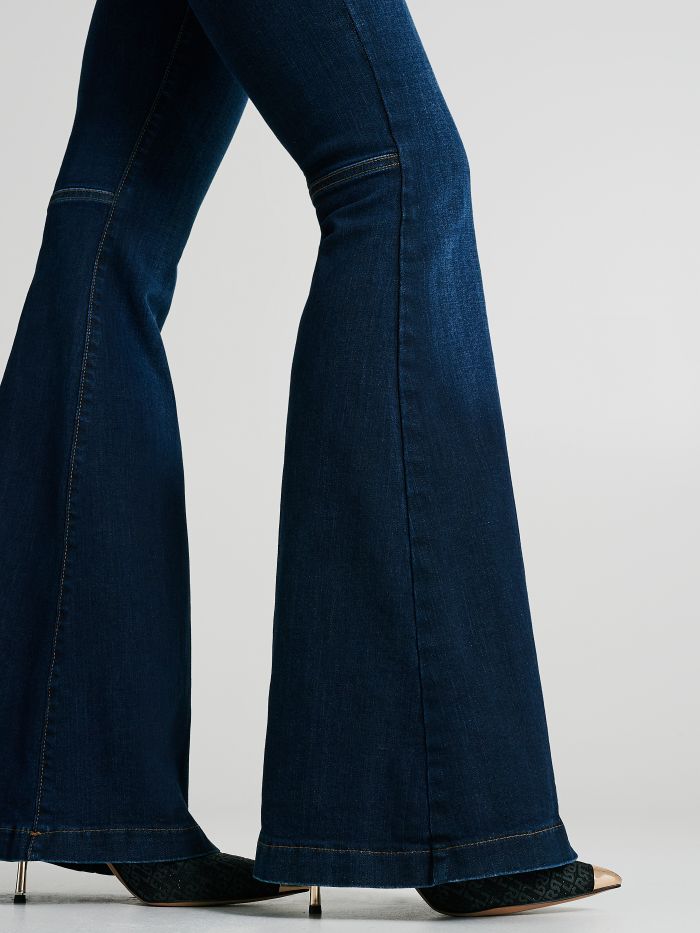 Jeans a zampa lavaggio scuro  Rinascimento