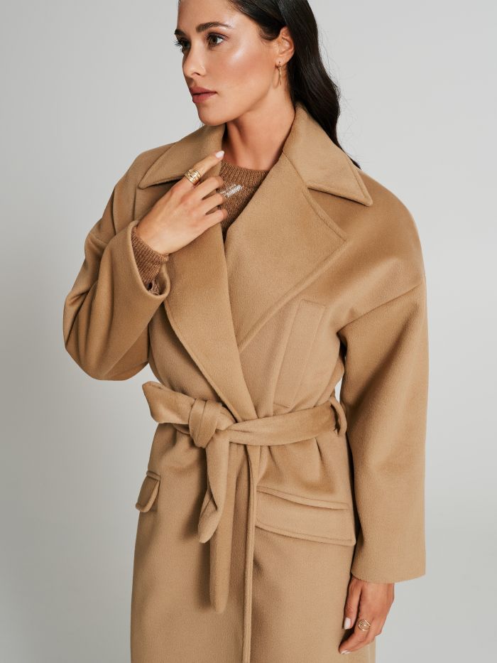 Cappotto lungo oversize con cintura  Rinascimento