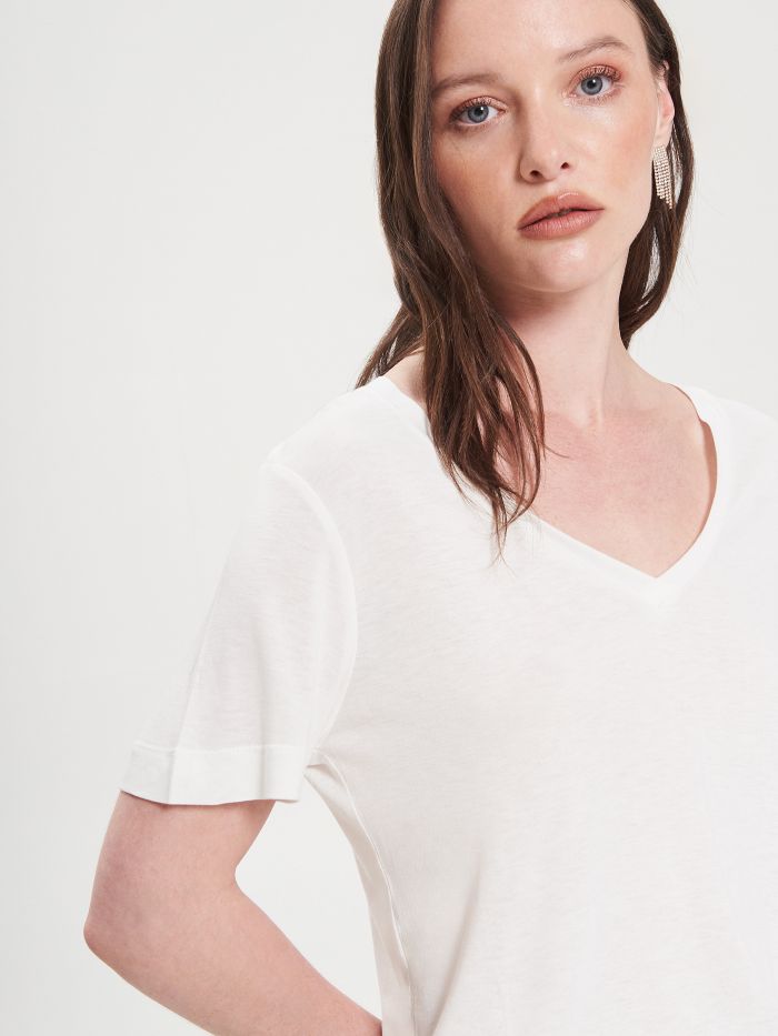 Cream Relaxed-fit T-shirt in 100% ECOVERO® Viscose   Rinascimento