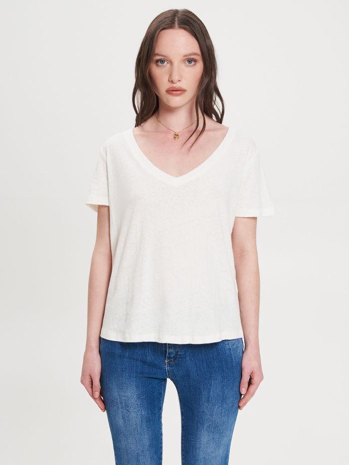 Camiseta blanca en mezcla de lino con escote en pico  Rinascimento