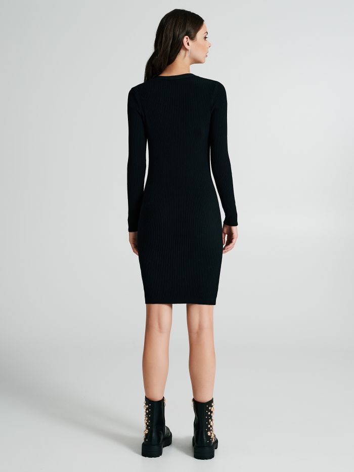 Geripptes Strickkleid.   Rinascimento