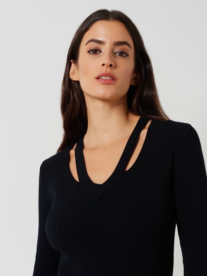 Geripptes Strickkleid.   Rinascimento