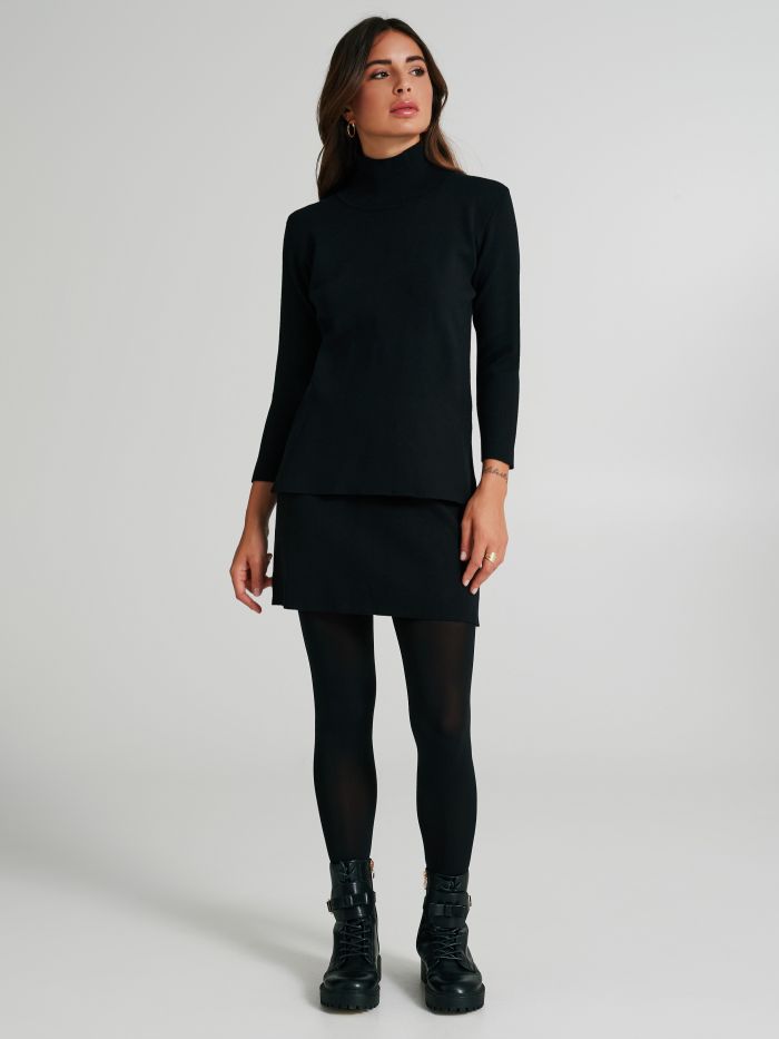 Pull col roulé avec petites fentes latérales   Rinascimento