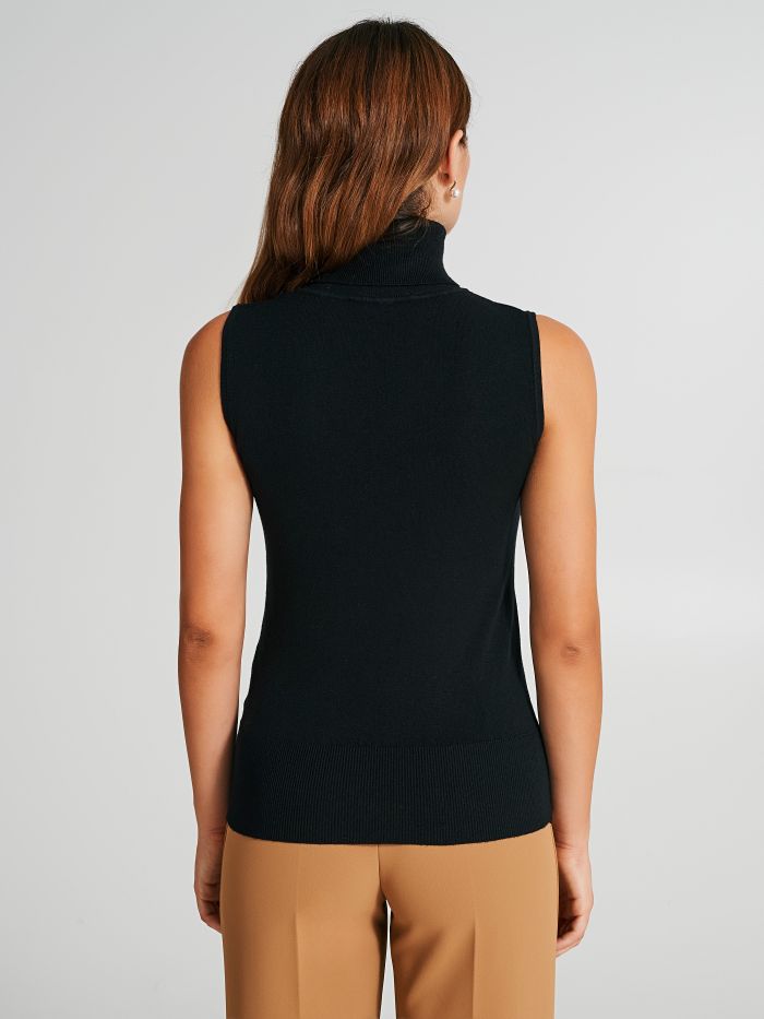 Sleeveless turtleneck sweater   Rinascimento