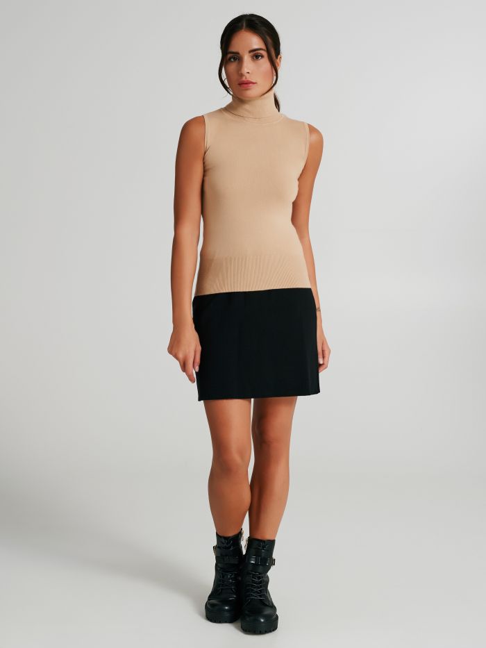 Sleeveless turtleneck sweater