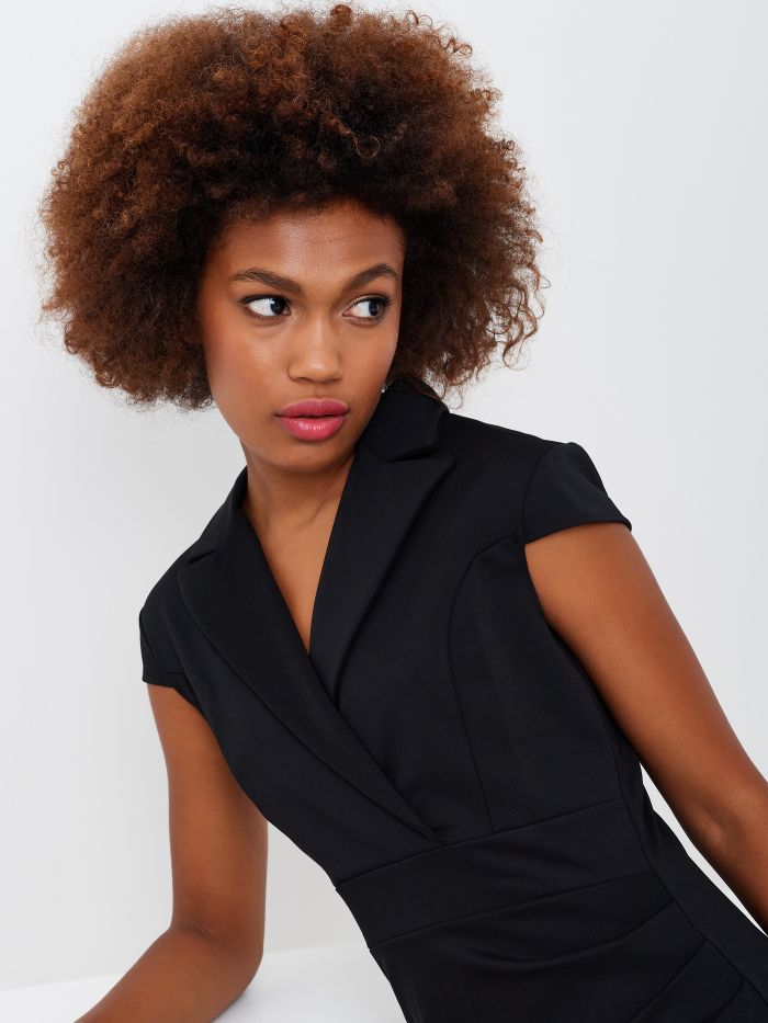 V-neck neckline sheath dress, black V-neck neckline sheath dress, black Rinascimento