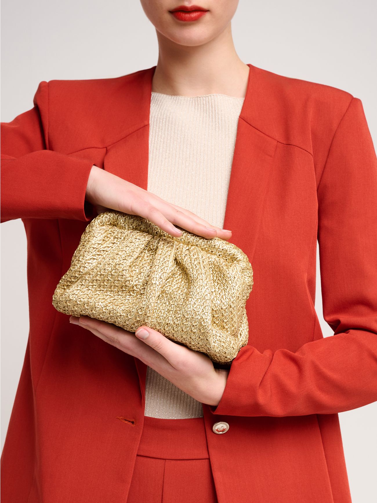 Pochette effet raphia enduit in_i5