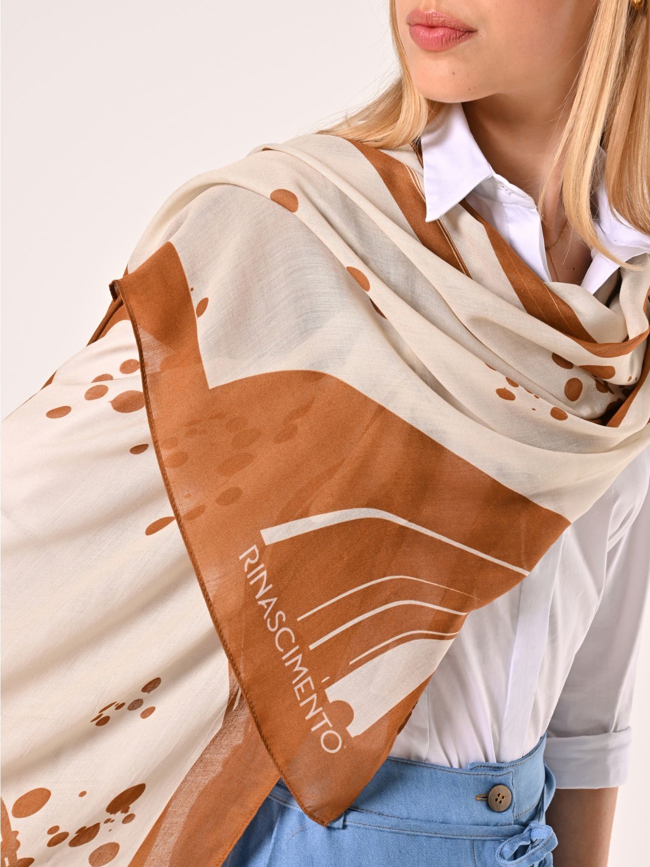 Brown shawl in_i5