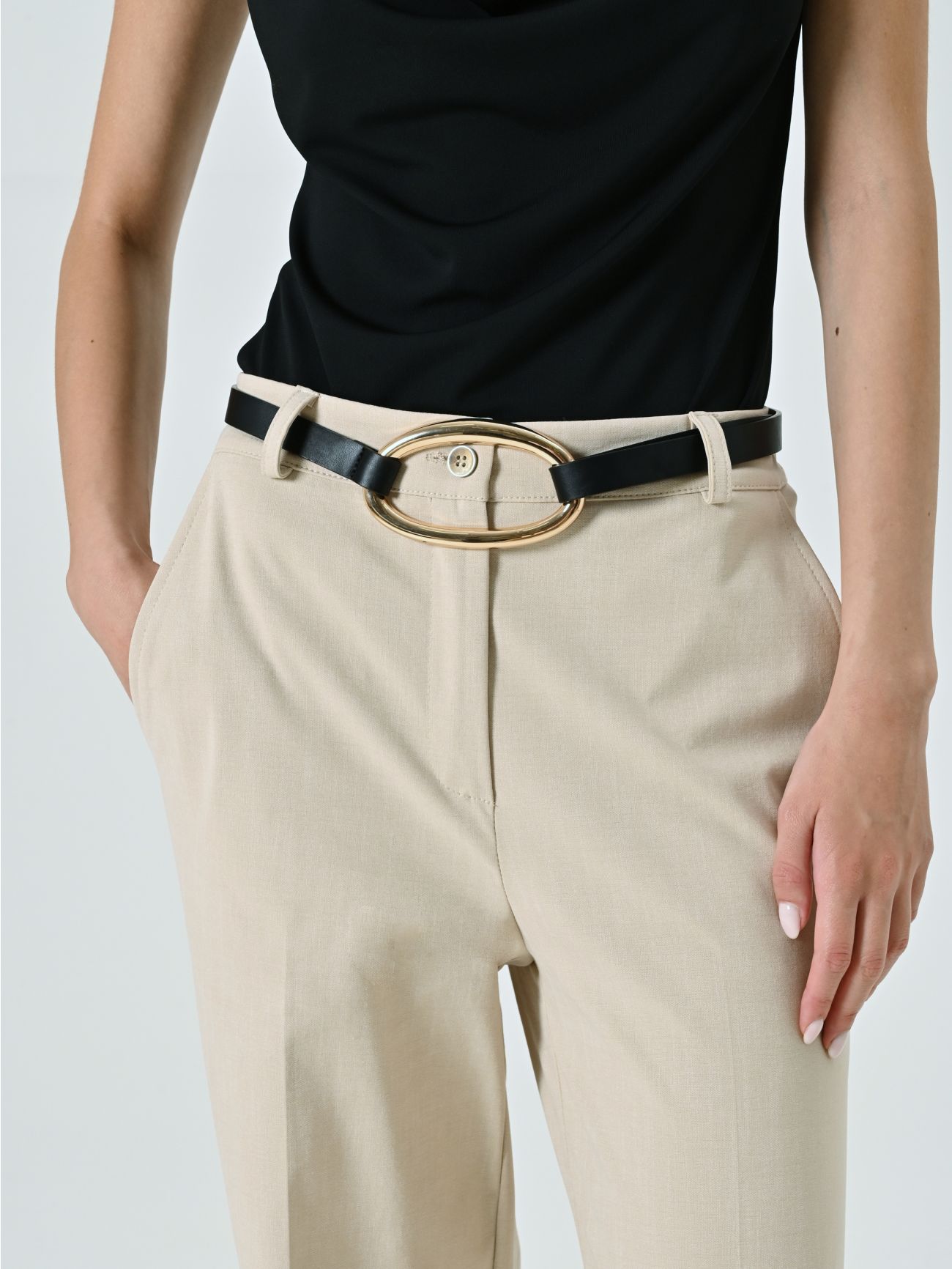 Thin black belt with buckle in_i7