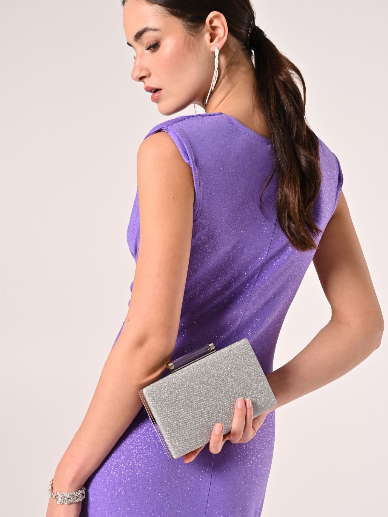 Pochette pailletée argentée in_i7