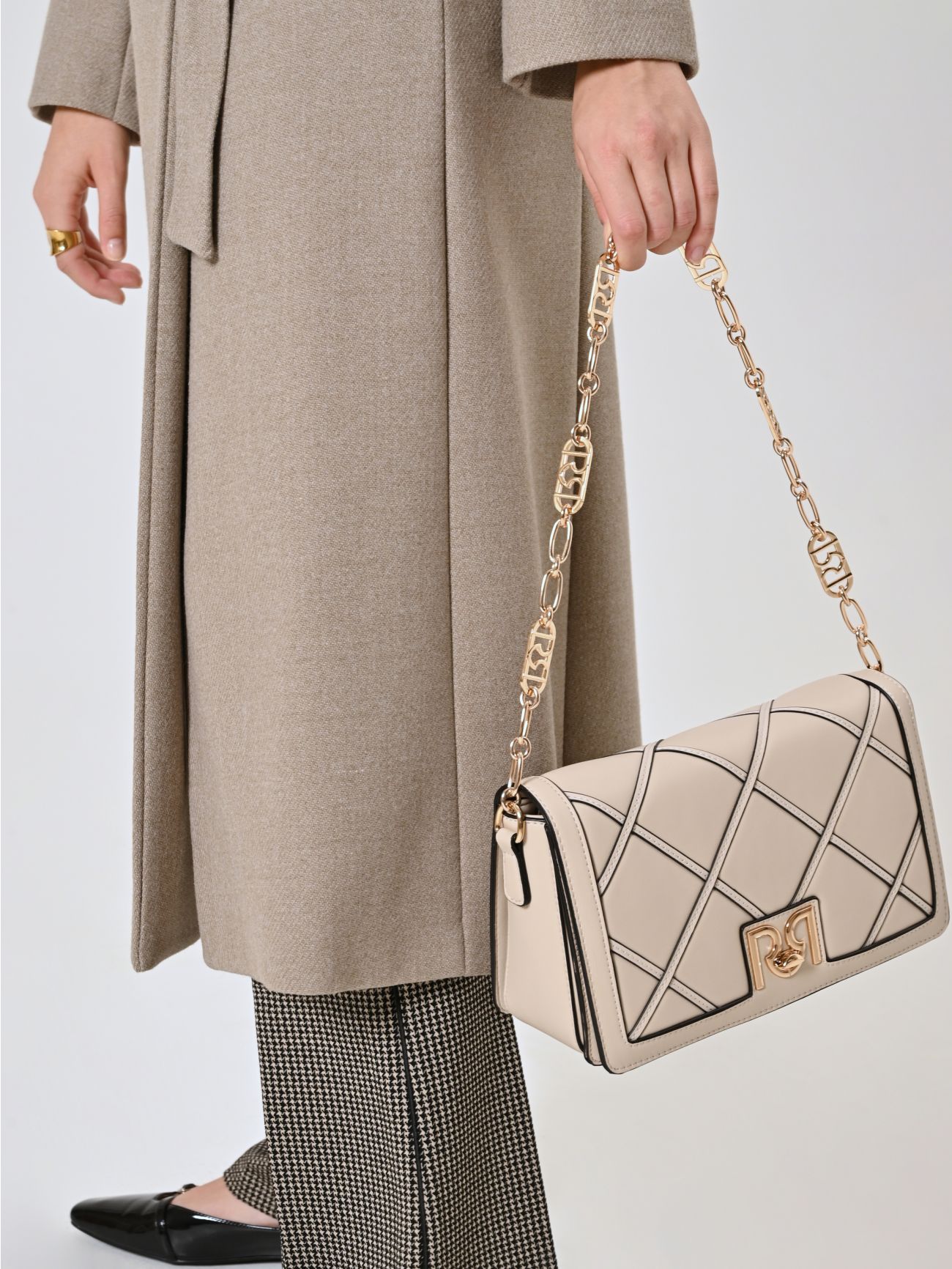 Black Quilted Bag in_i7