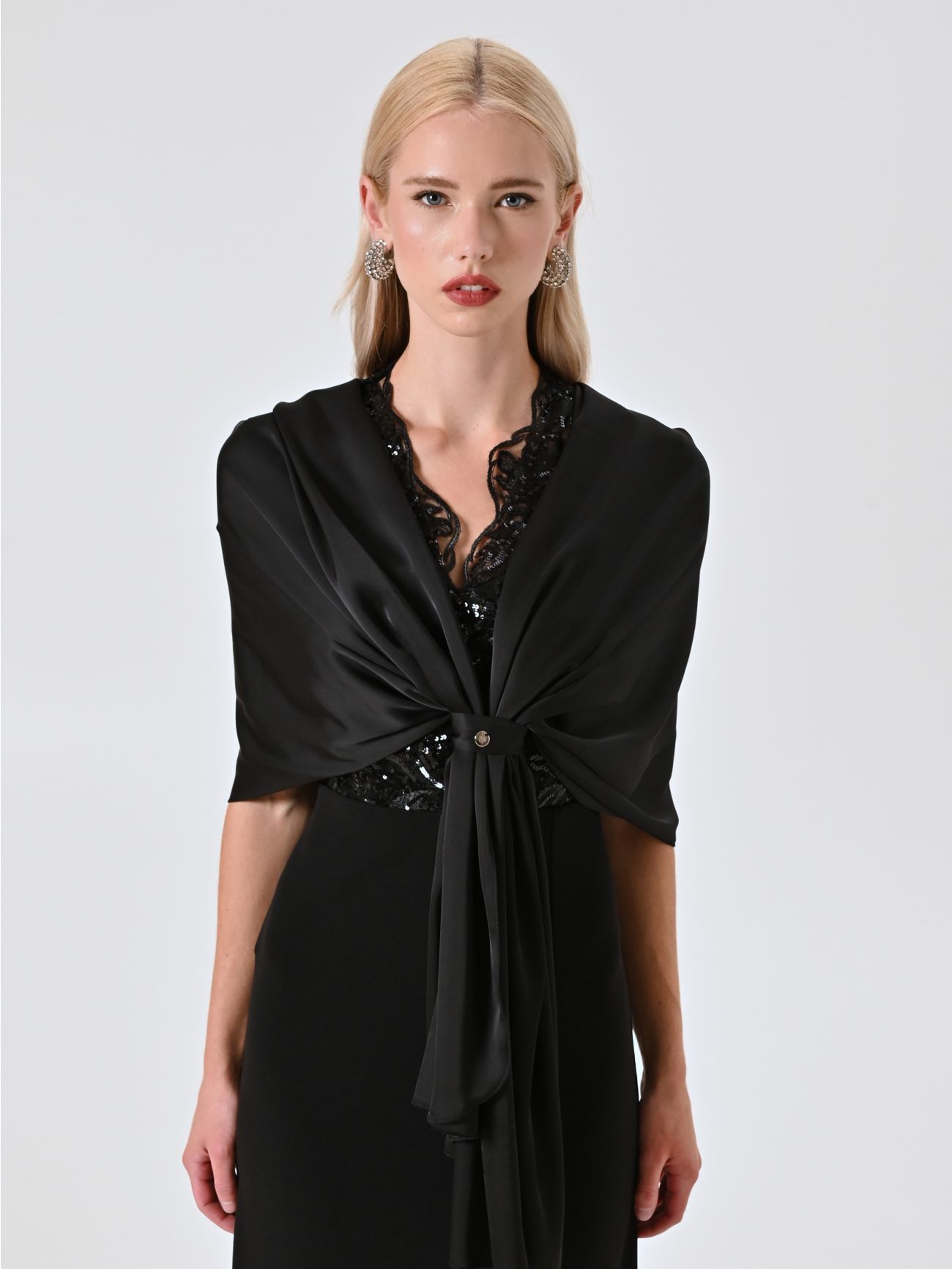 Étole noire en satin det_2