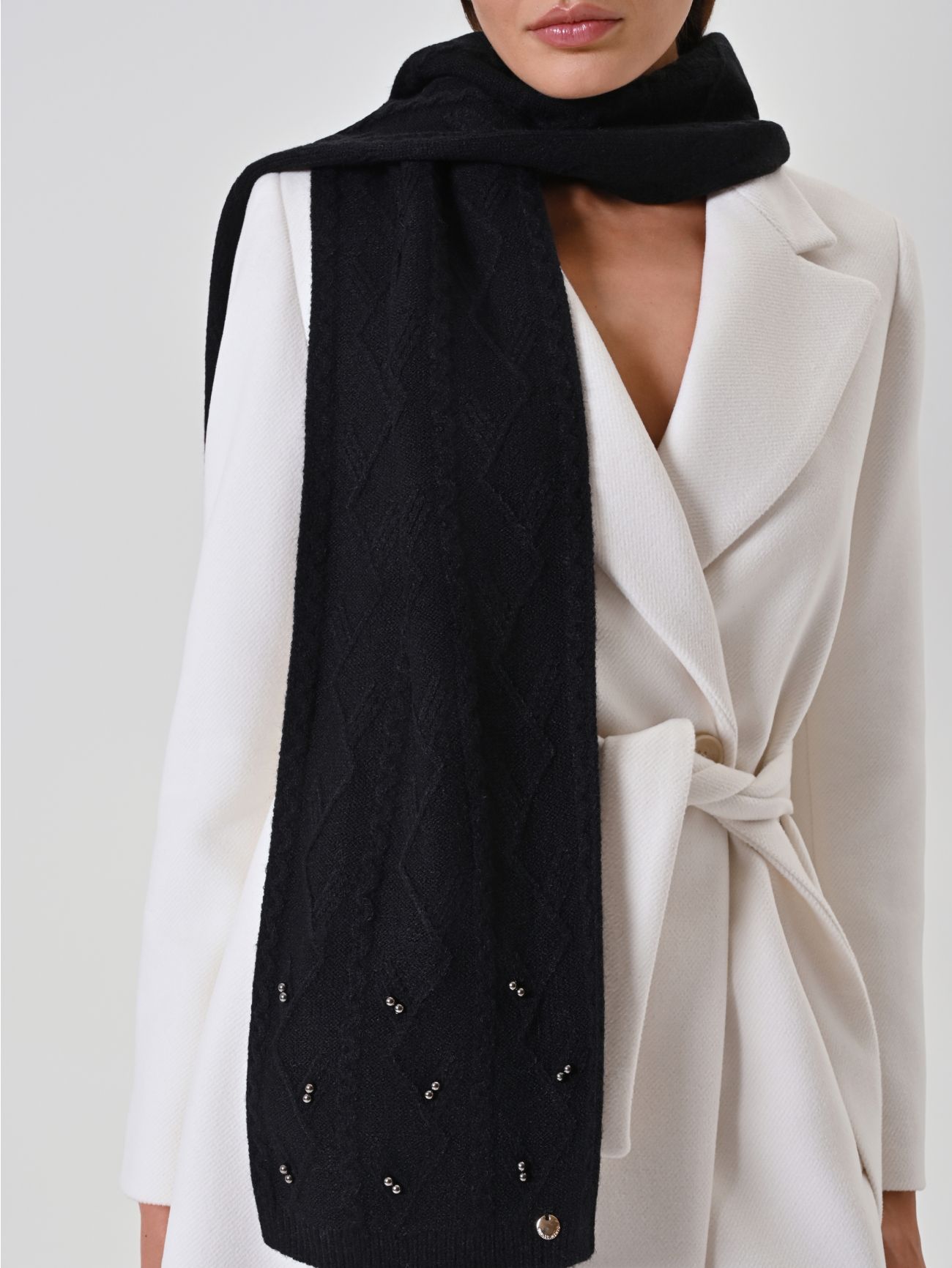 Bufanda de punto con perlas 2 Rinascimento Bufanda de punto con perlas in_i5