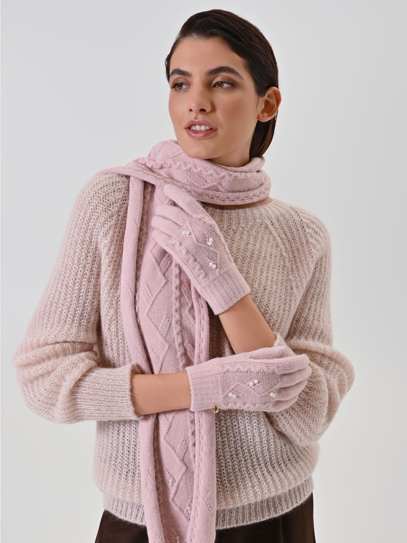Pink Cable-Knit Gloves with Pearls  Rinascimento
