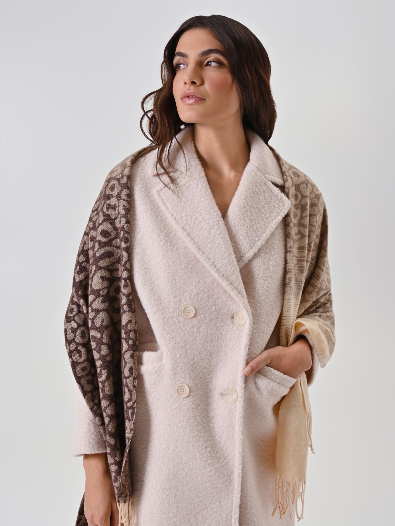 Bufanda con estampado de leopardo marrón  Rinascimento