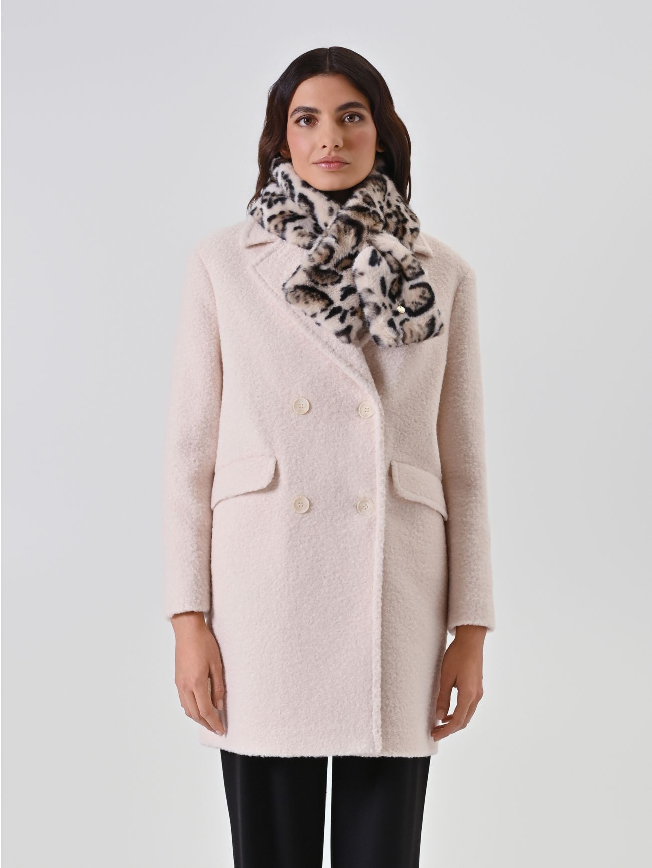 Beige Leopard Print Scarf det_1