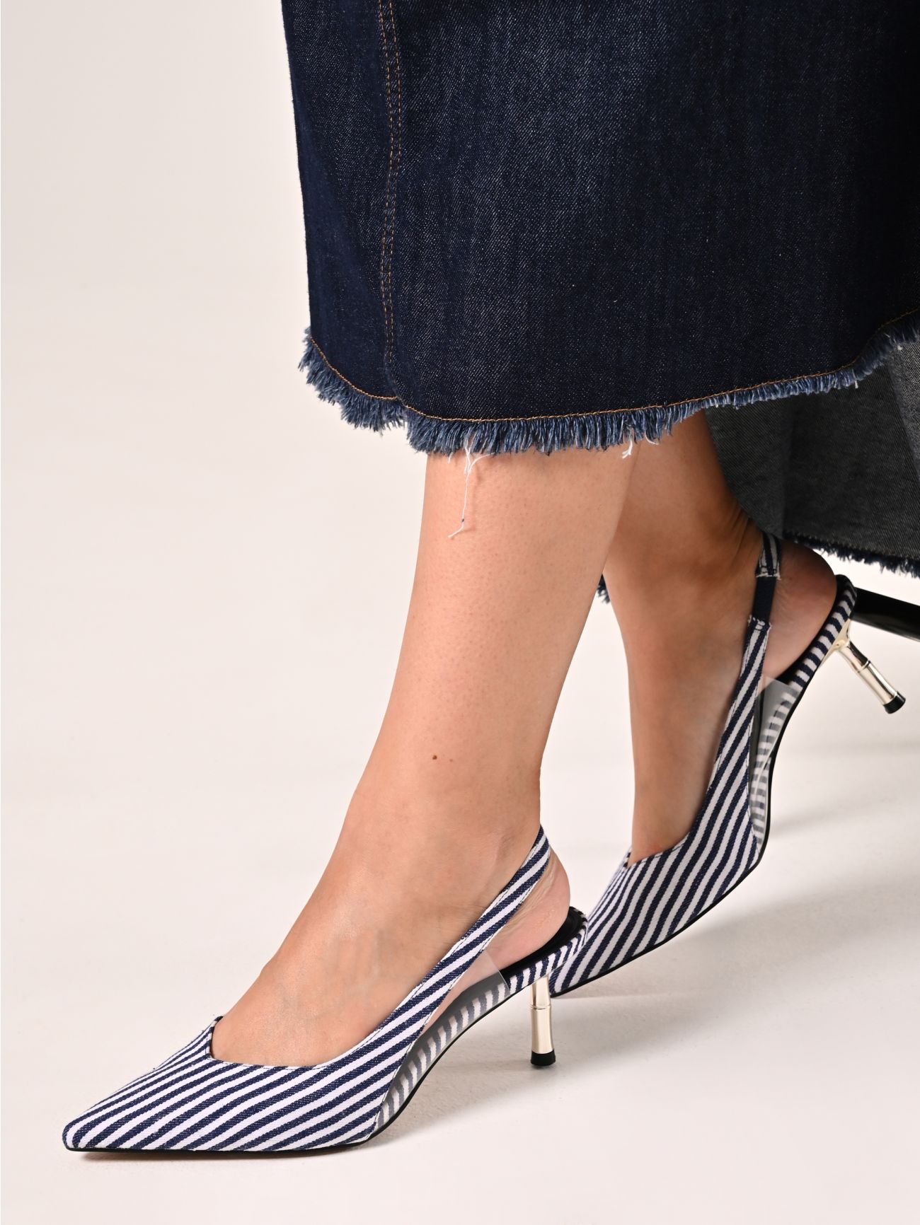 Slingbacks de rayas azules y blancas  Rinascimento
