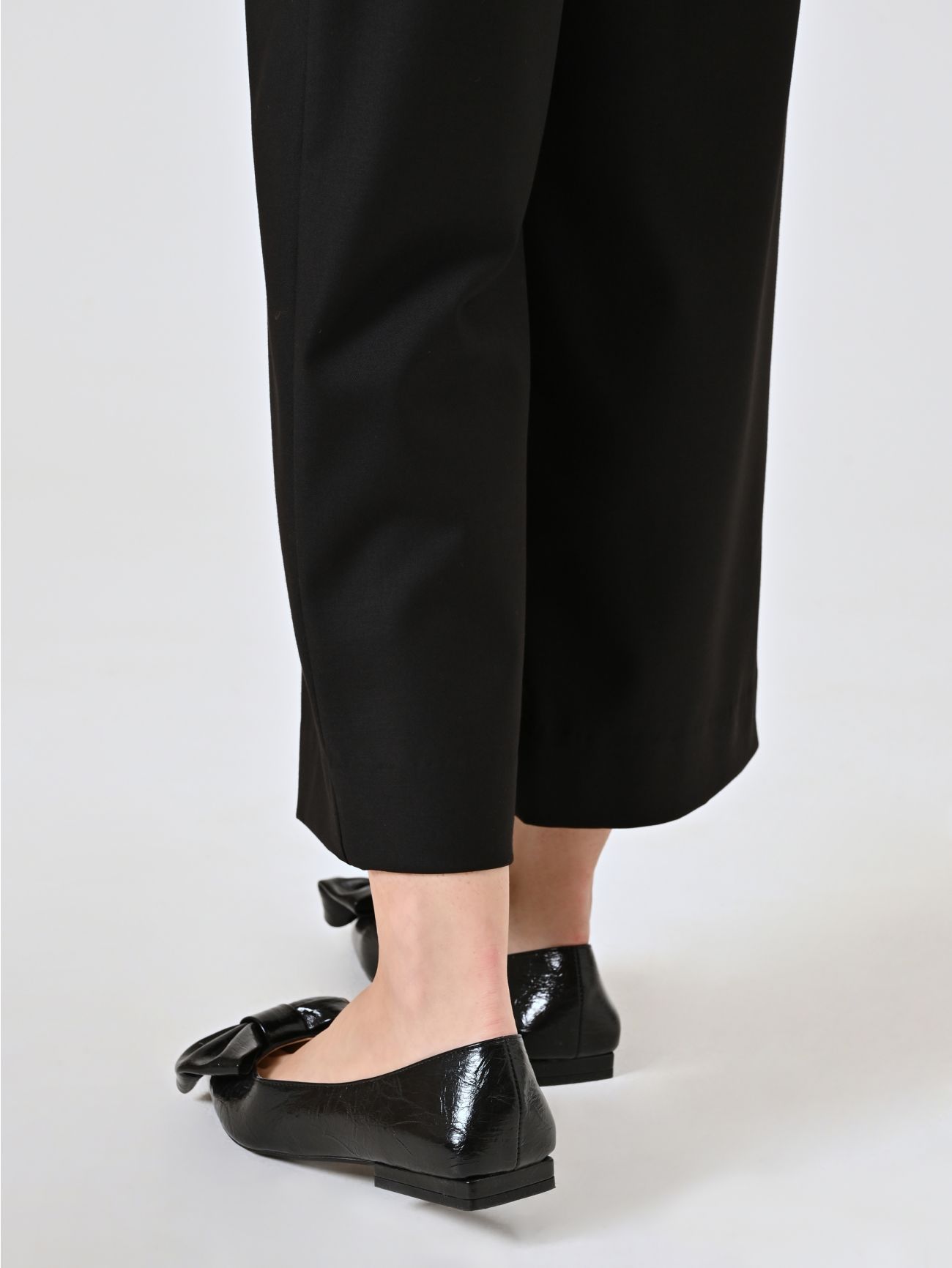 Metallic Ballet Flats with Bow in_i5