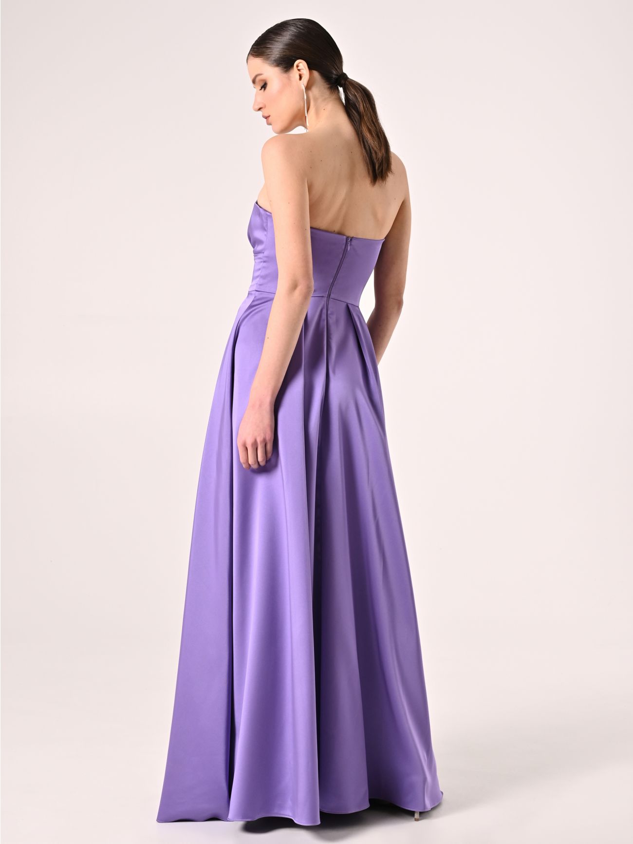 Robe longue lilas en satin det_3