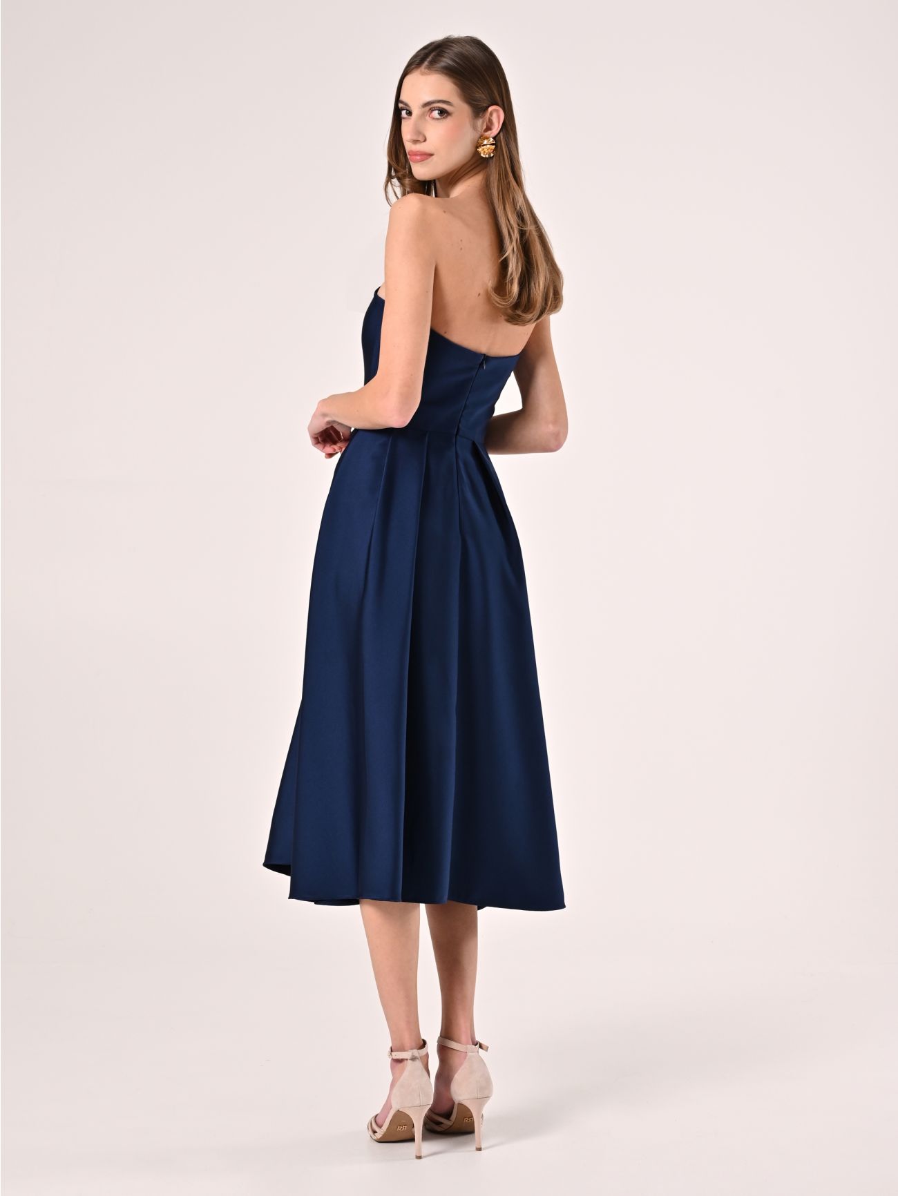 Robe évasée bleue en satin lourd det_3