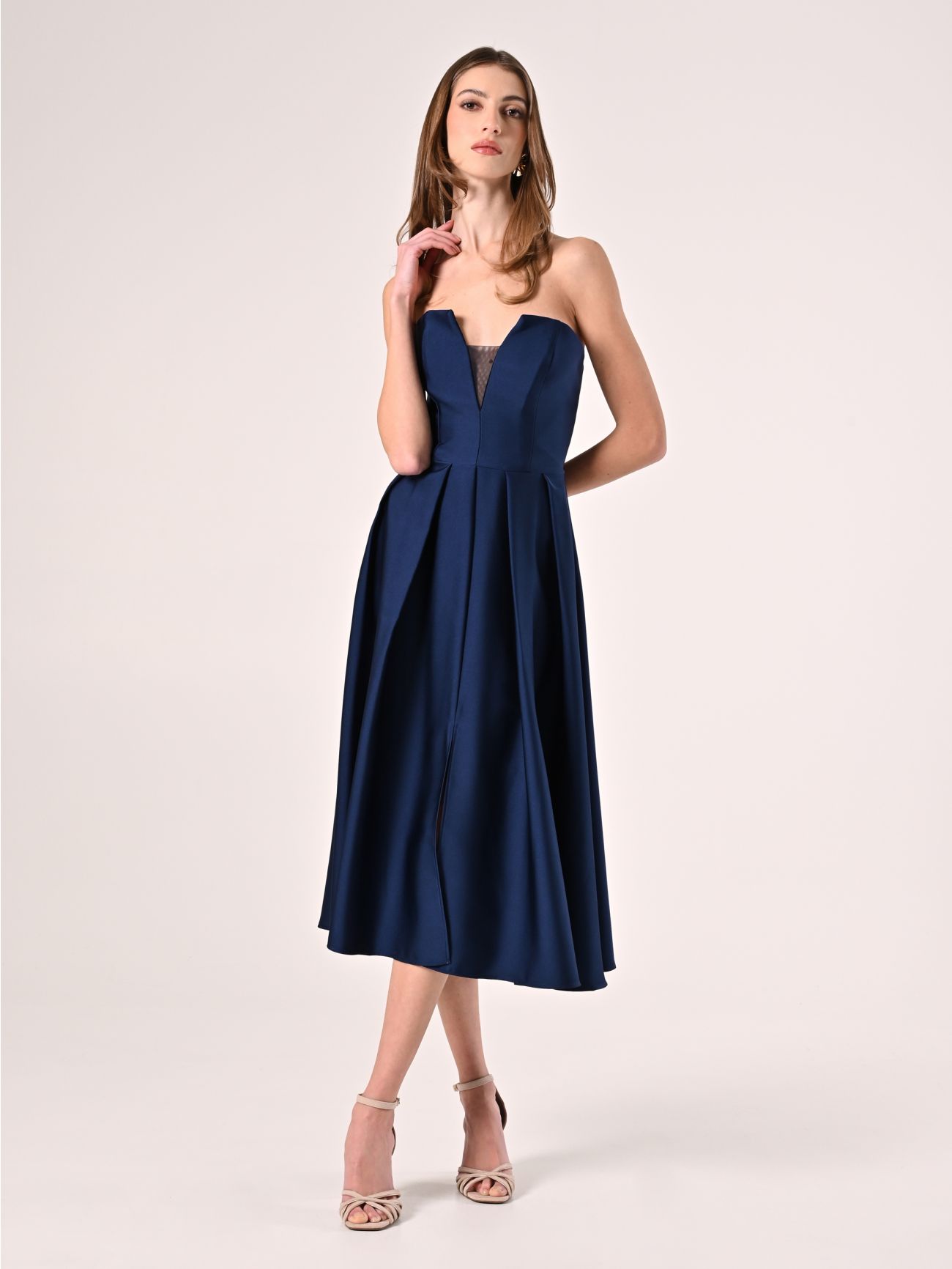 Robe évasée bleue en satin lourd in_i7